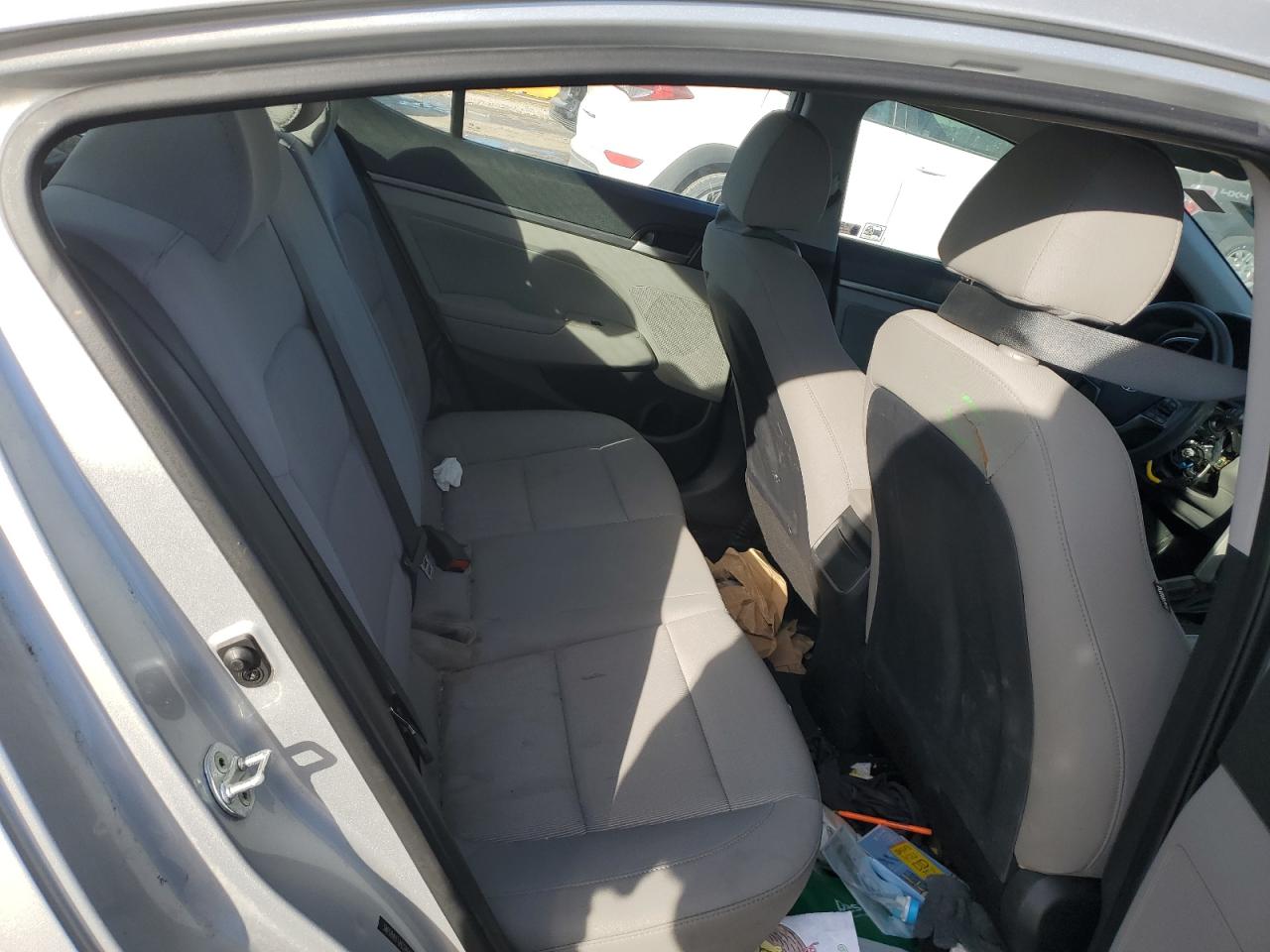 2018 Hyundai Elantra - Image 10