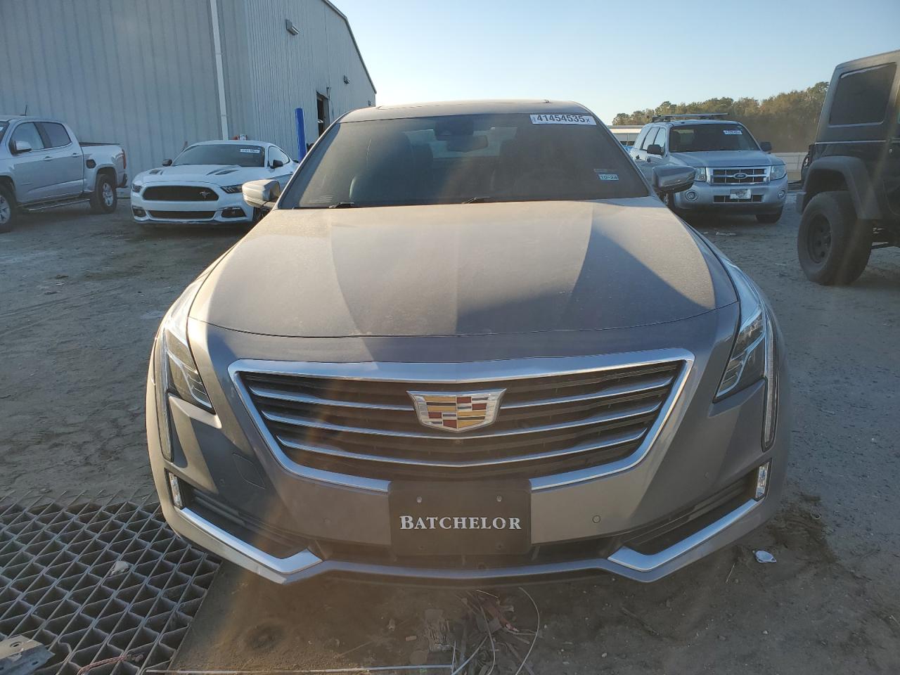 VIN 1G6KC5RX0JU158557 2018 CADILLAC CT6 no.5