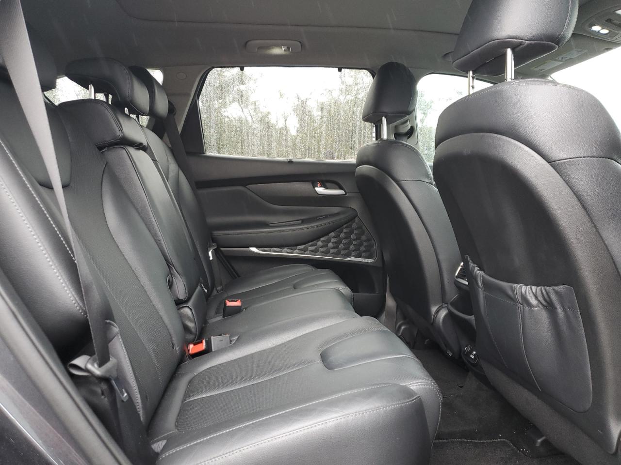 2020 Hyundai Santa Fe - Image 11
