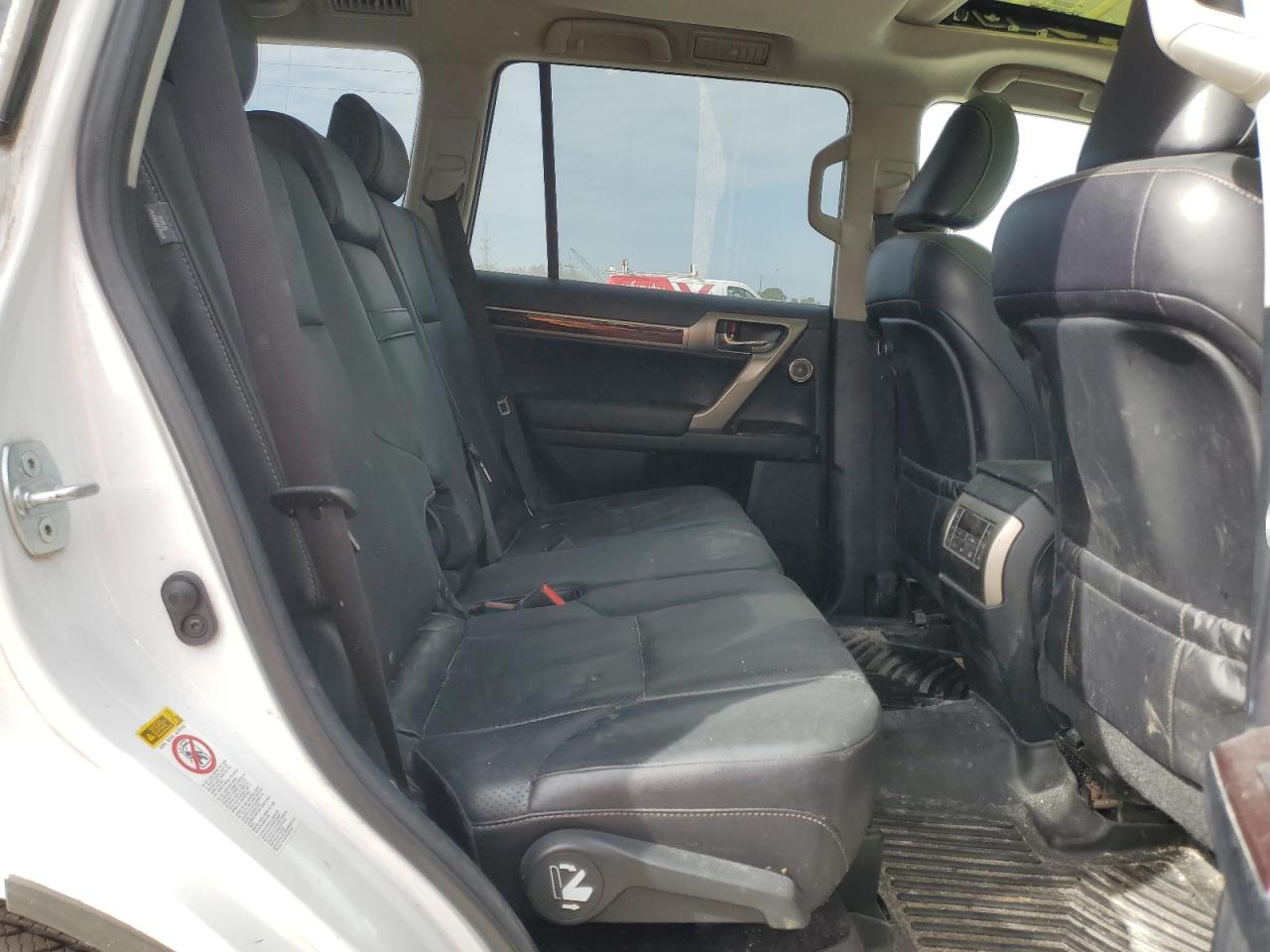2016 Lexus GX - Image 11