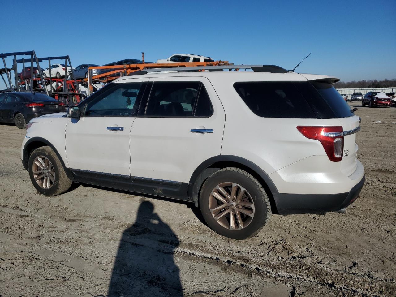 2014 Ford Explorer - Image 2