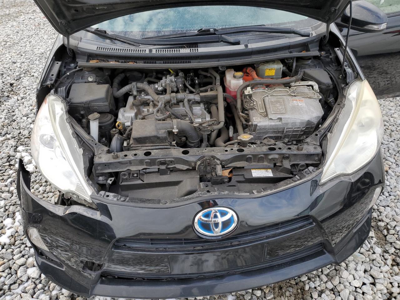 2013 Toyota Prius - Image 11