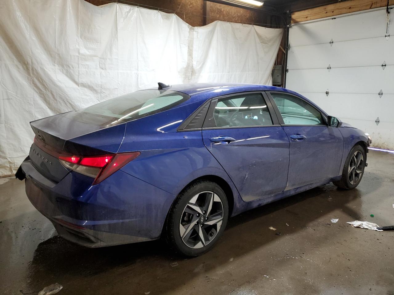 2023 Hyundai Elantra - Image 3