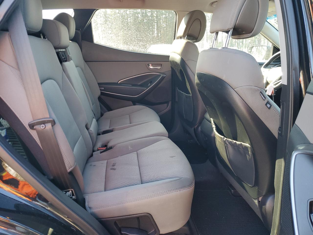 2017 Hyundai Santa Fe - Image 10