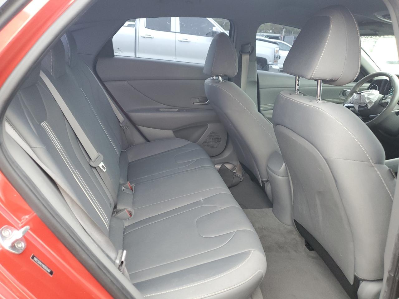 2022 Hyundai Elantra - Image 10