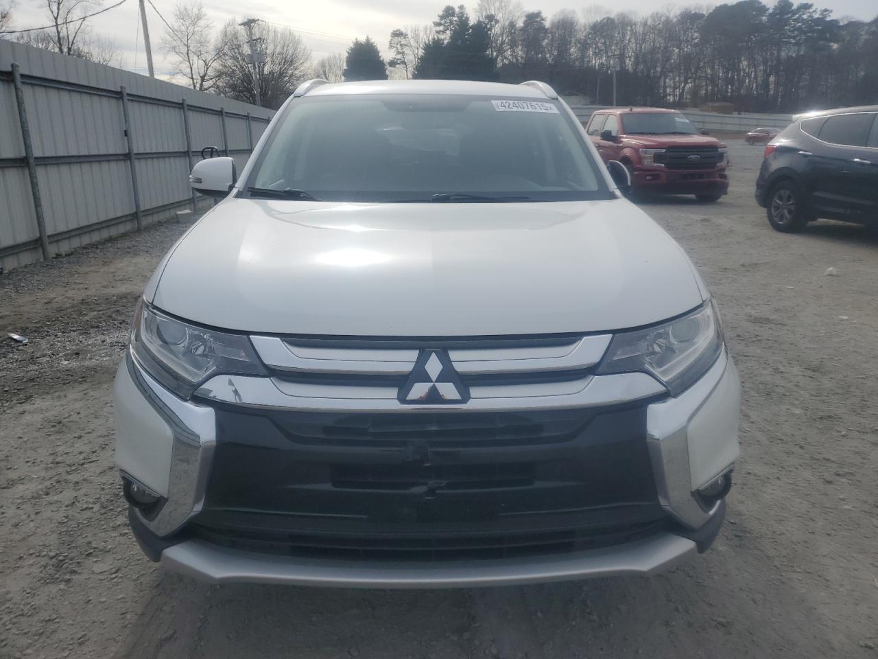 2017 Mitsubishi Outlander - Image 5
