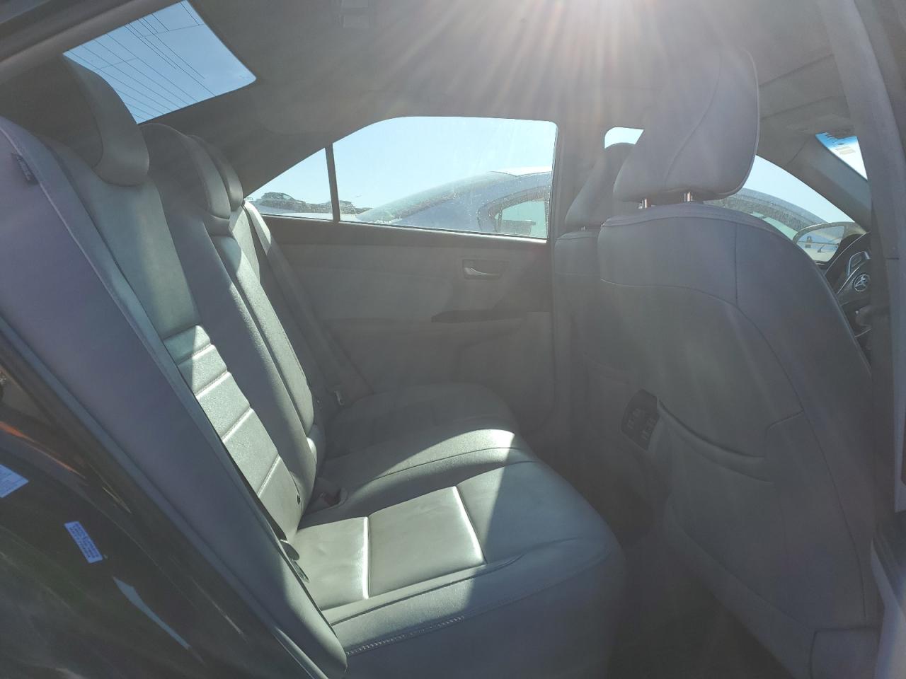 2015 Toyota Camry - Image 10