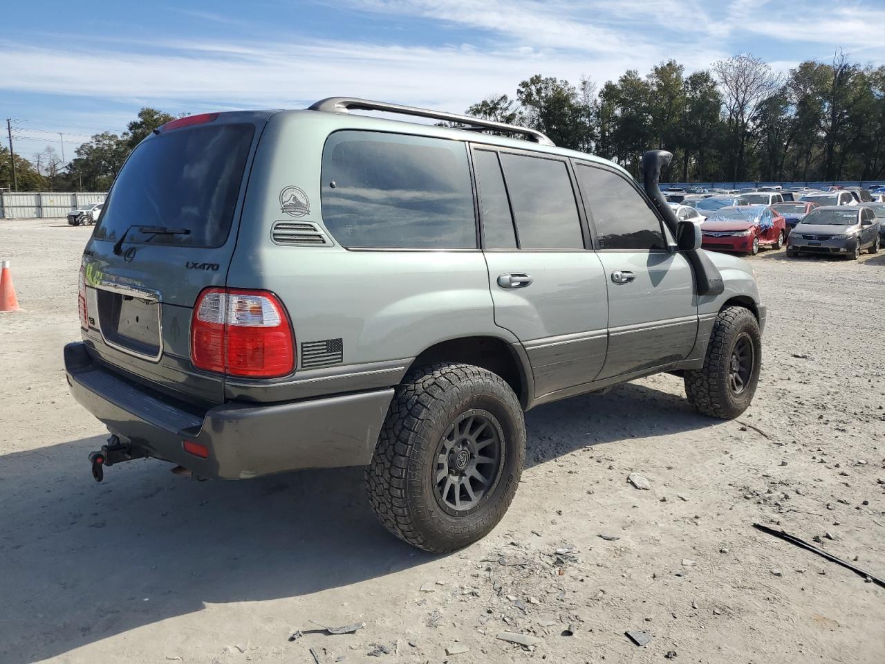 2002 Lexus LX - Image 3