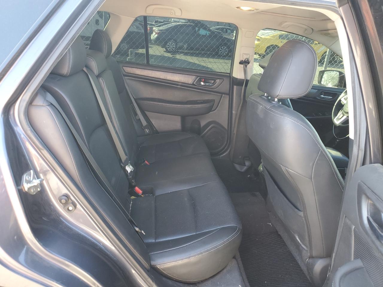 2015 Subaru Outback - Image 11