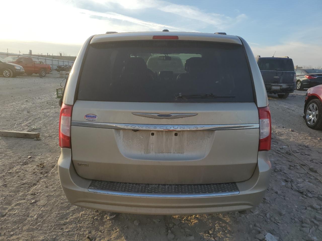 2015 Chrysler Town & Country - Image 6