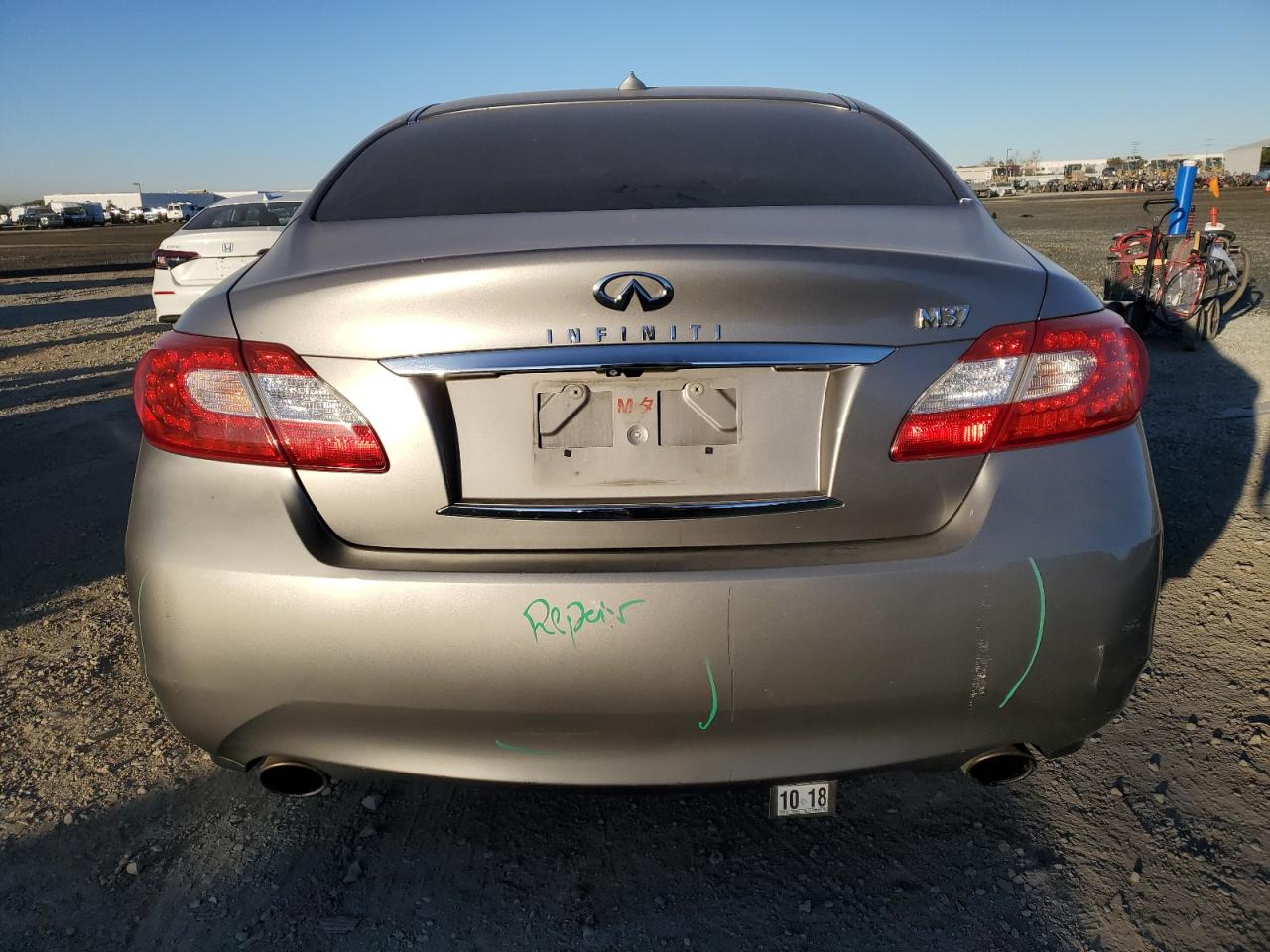 2012 Infiniti M - Image 6