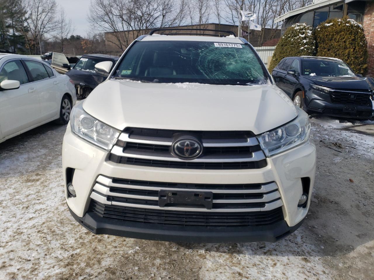 2018 Toyota Highlander - Image 5
