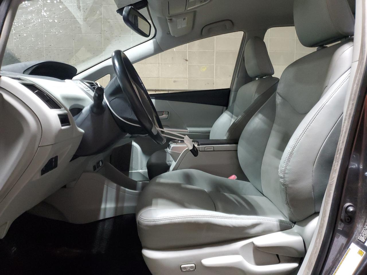 2014 Toyota Prius - Image 7
