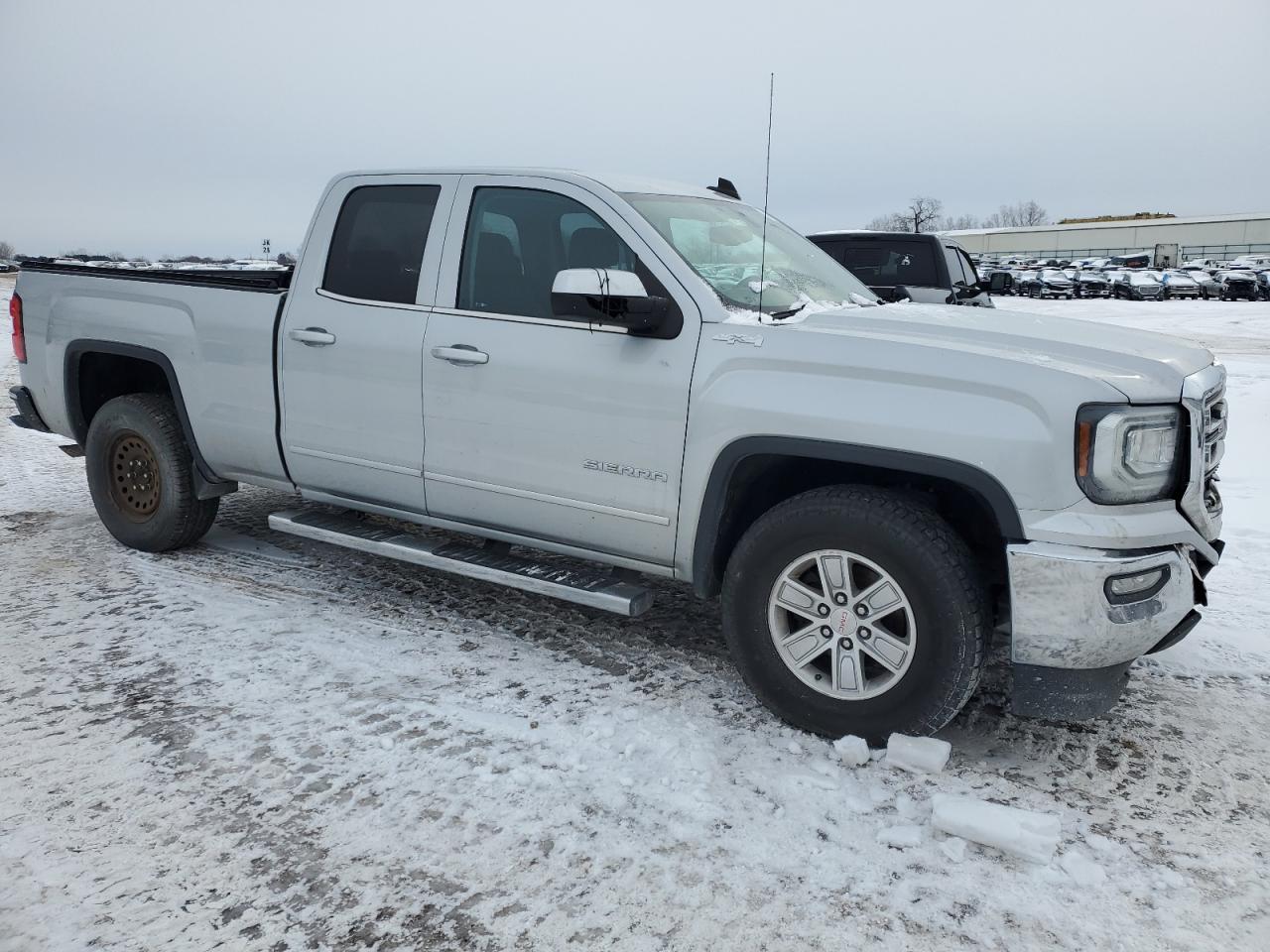 2017 GMC Sierra - Image 4