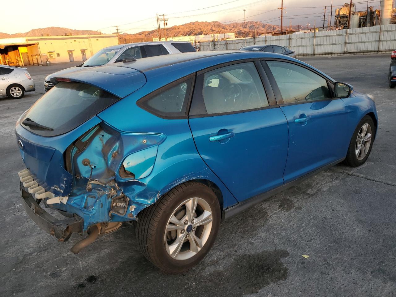 VIN 1FADP3K26EL301249 2014 FORD FOCUS no.3