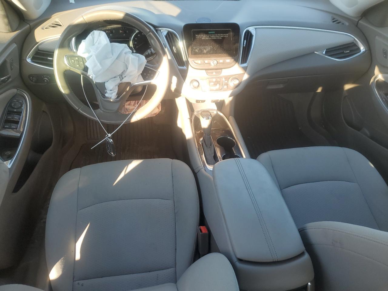 2018 Chevrolet Malibu - Image 8