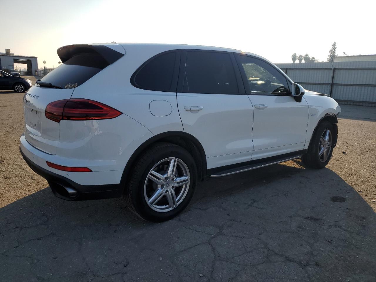 VIN WP1AF2A26FLA30379 2015 PORSCHE CAYENNE no.3