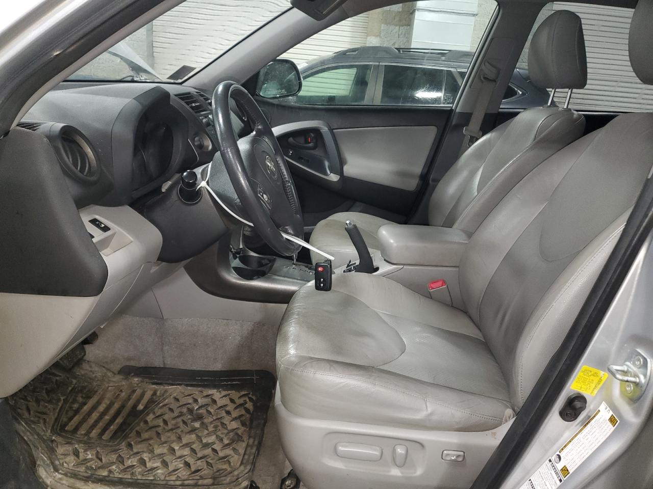 2011 Toyota RAV 4 - Image 7
