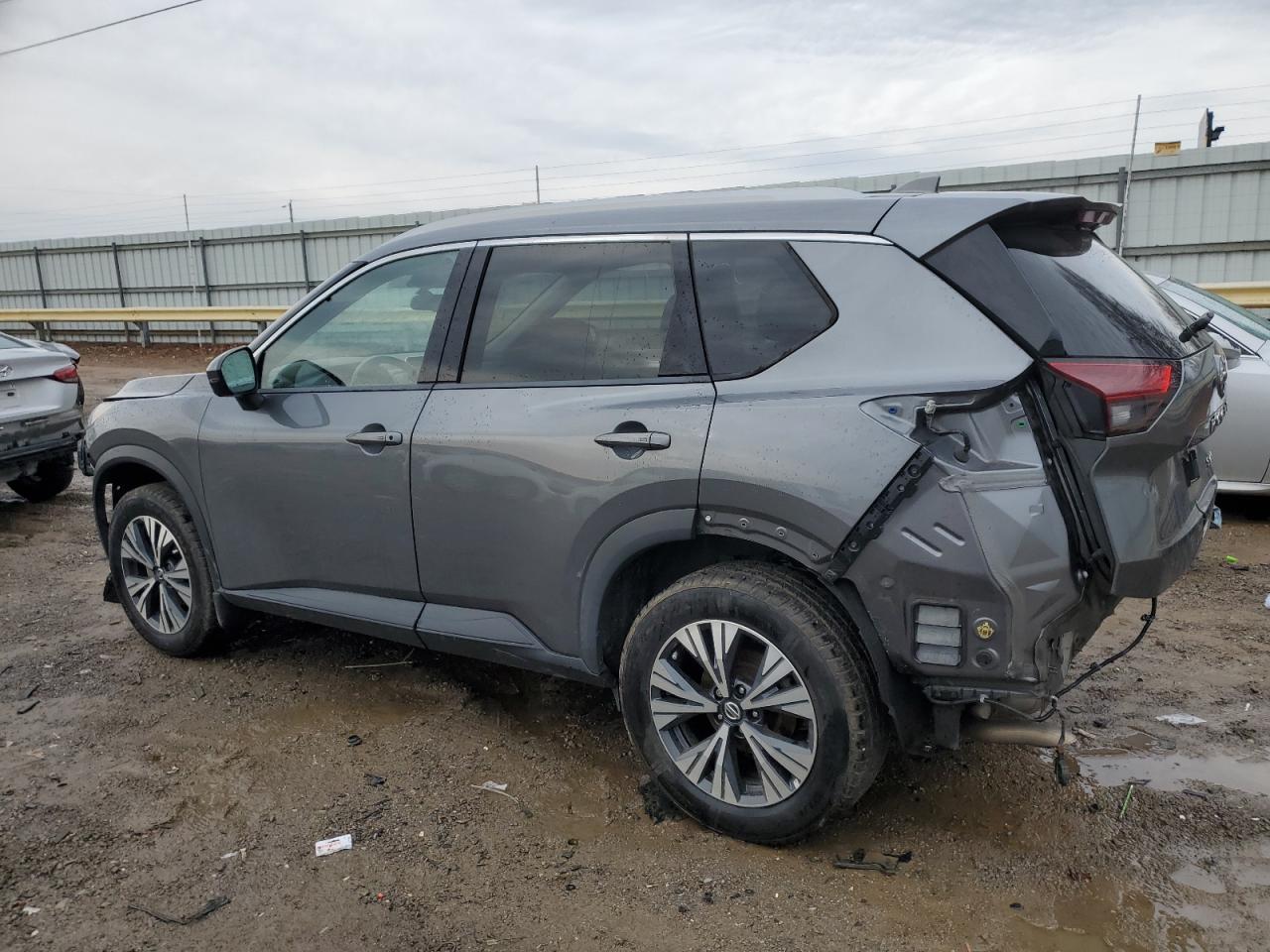 2021 Nissan Rogue - Image 2