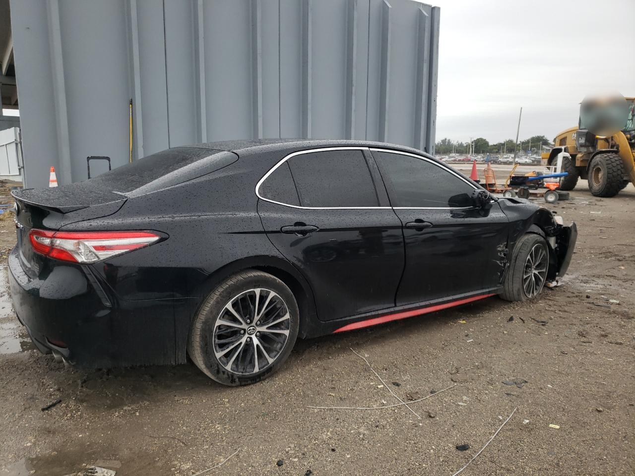 2018 Toyota Camry - Image 3