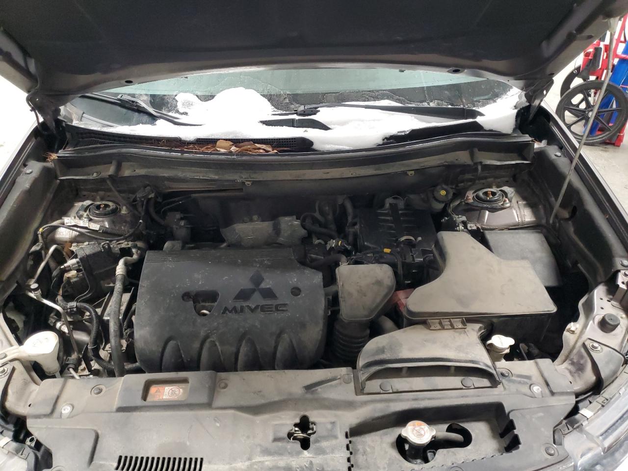 2018 Mitsubishi Outlander - Image 12