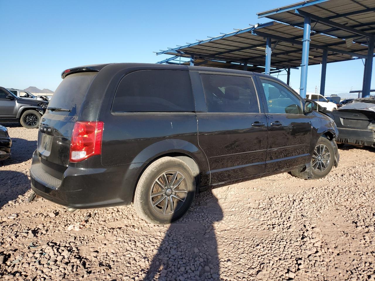 2015 Dodge Caravan - Image 3