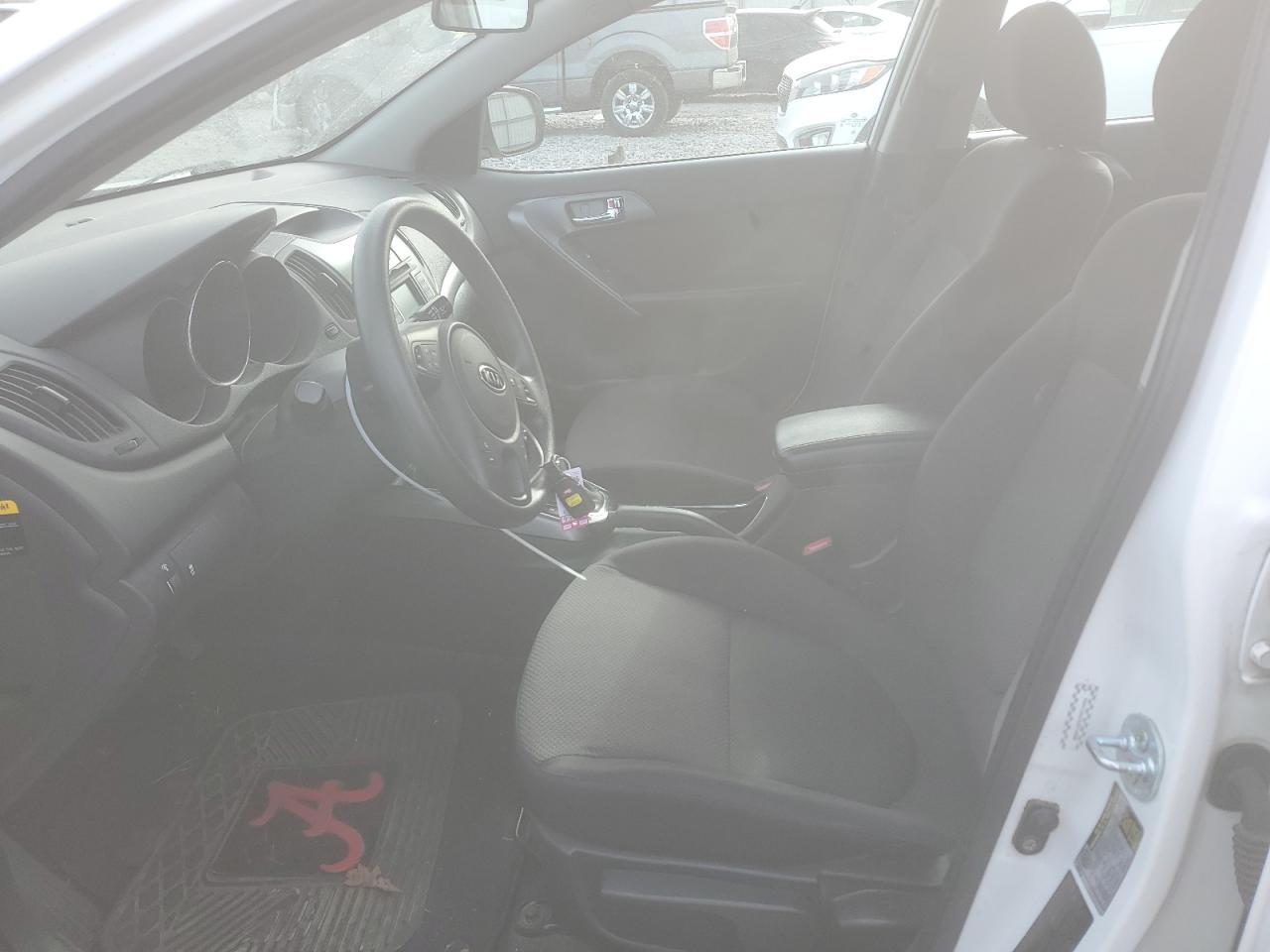 2013 Kia Forte - Image 7