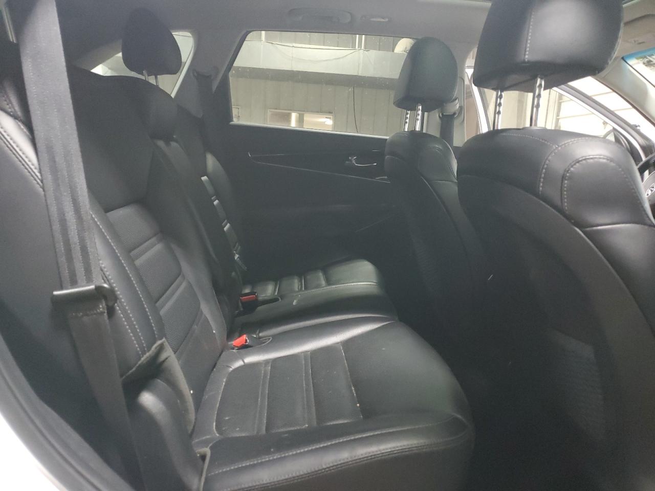 2020 Kia Sorento - Image 12