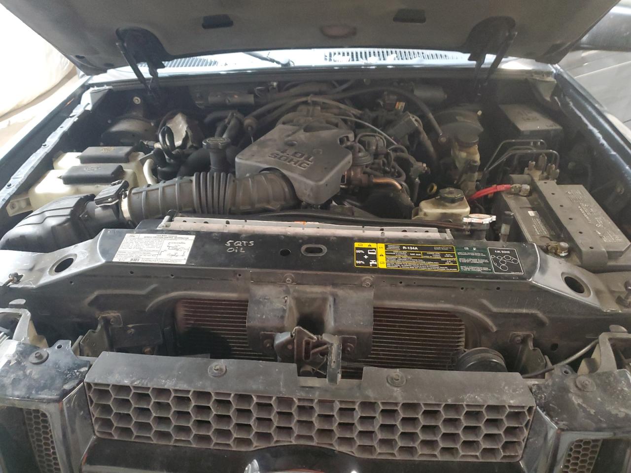 2005 Ford Explorer - Image 11