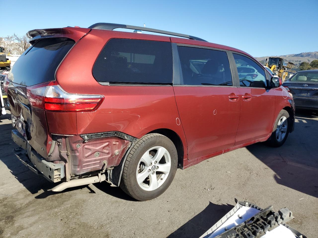 2018 Toyota Sienna - Image 3