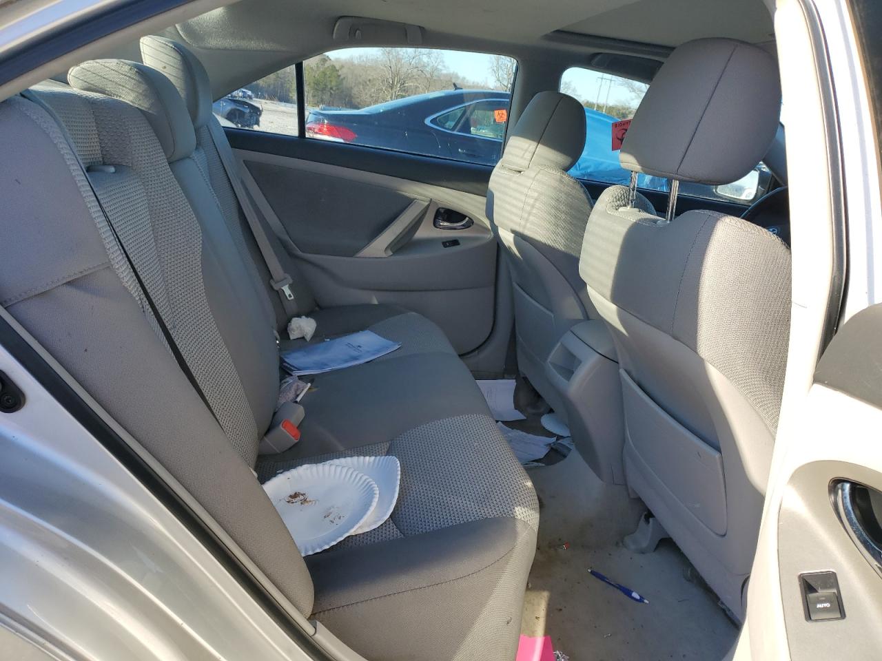 2011 Toyota Camry - Image 10