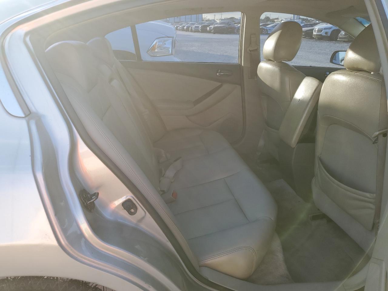 2009 Nissan Altima - Image 10
