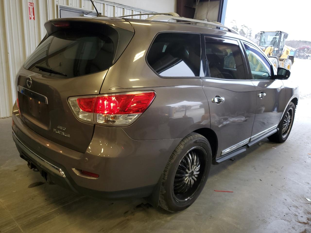 2014 Nissan Pathfinder - Image 3