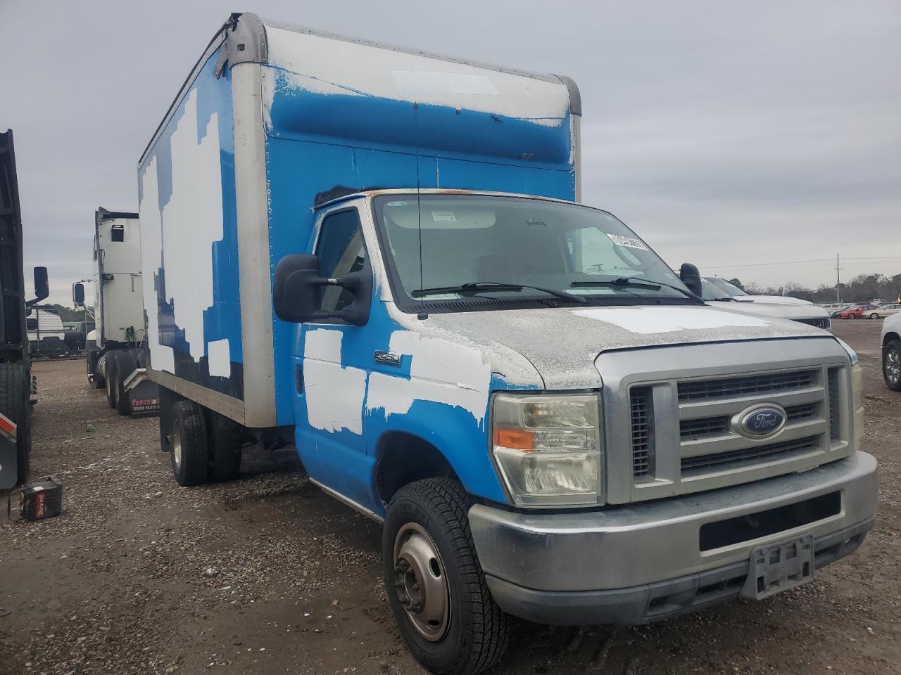 2011 Ford Econoline - Image 4