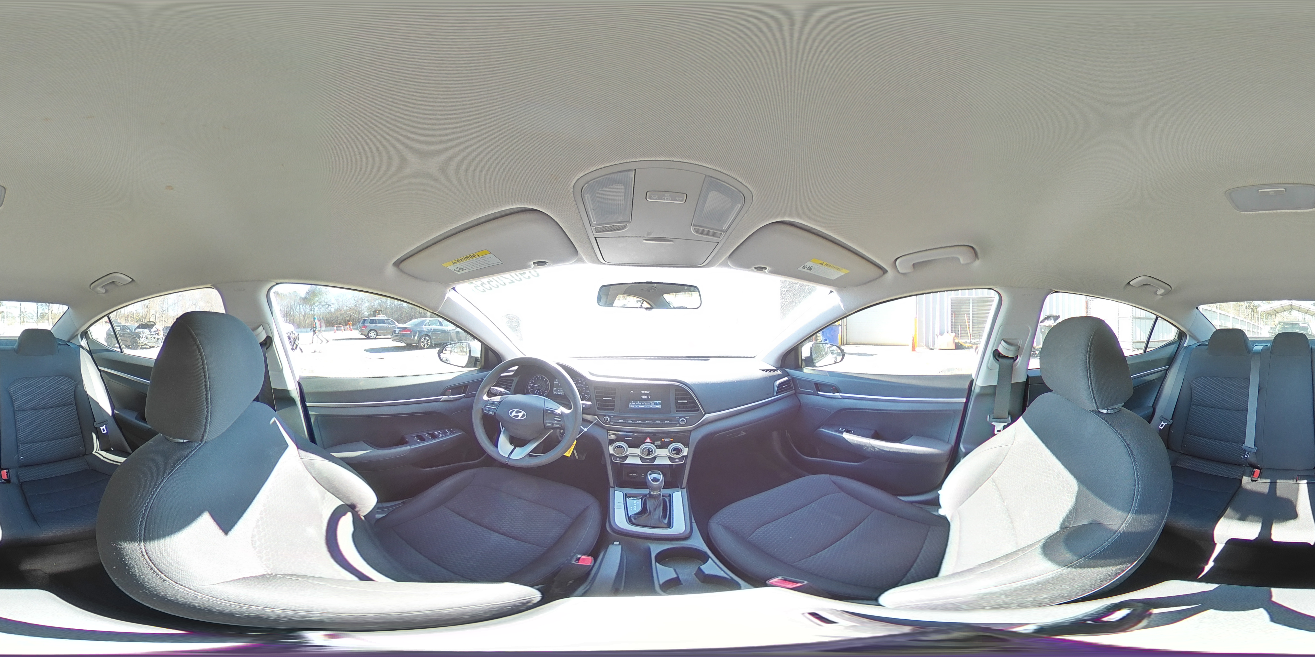 2019 Hyundai Elantra - Image 15
