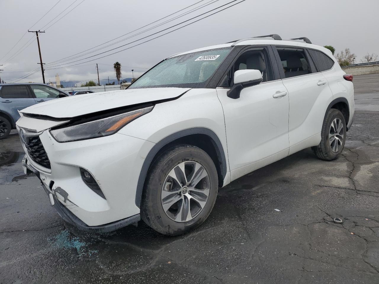 2022 Toyota Highlander - Image 1