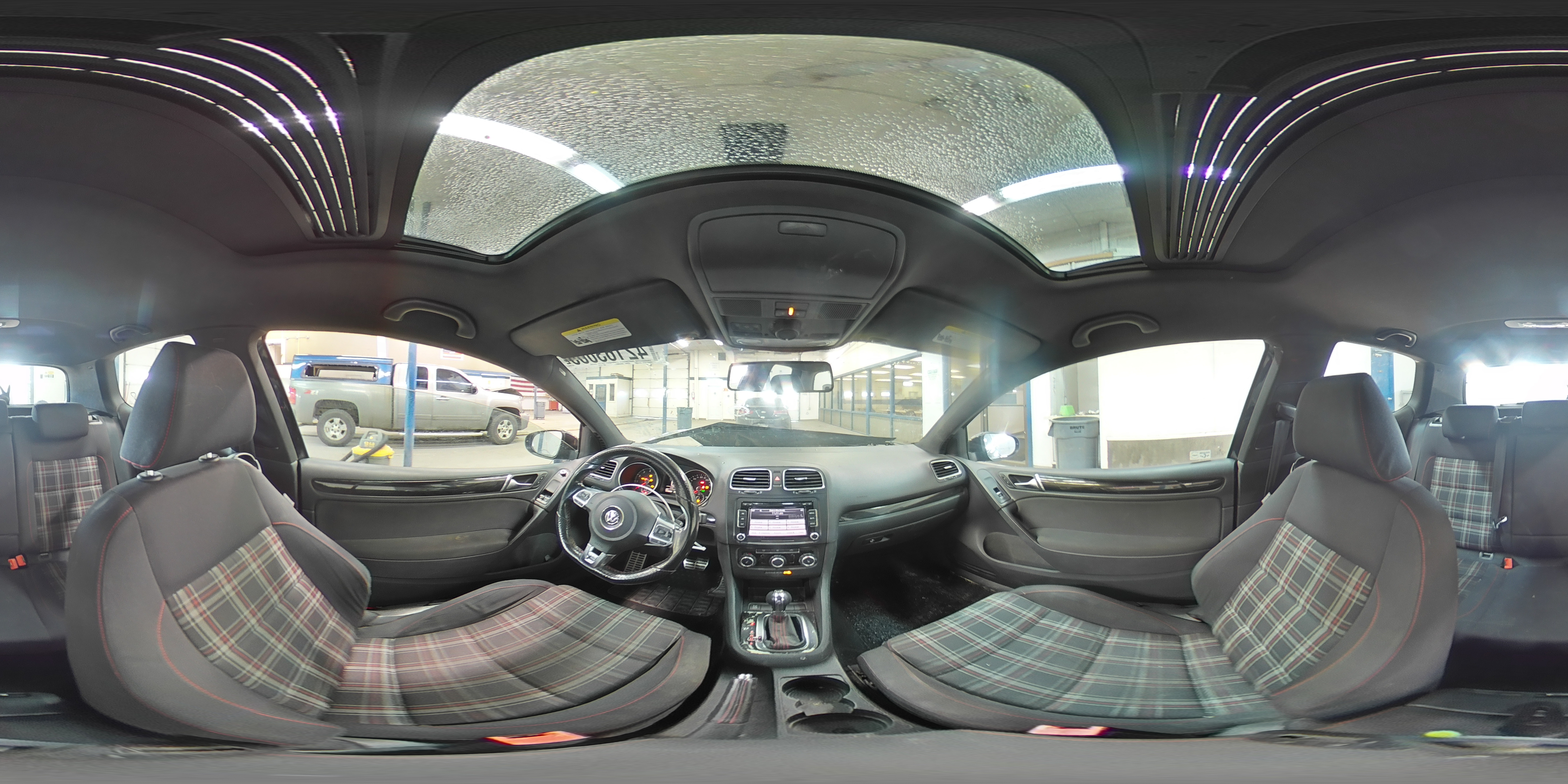 2010 Volkswagen GTI - Image 13