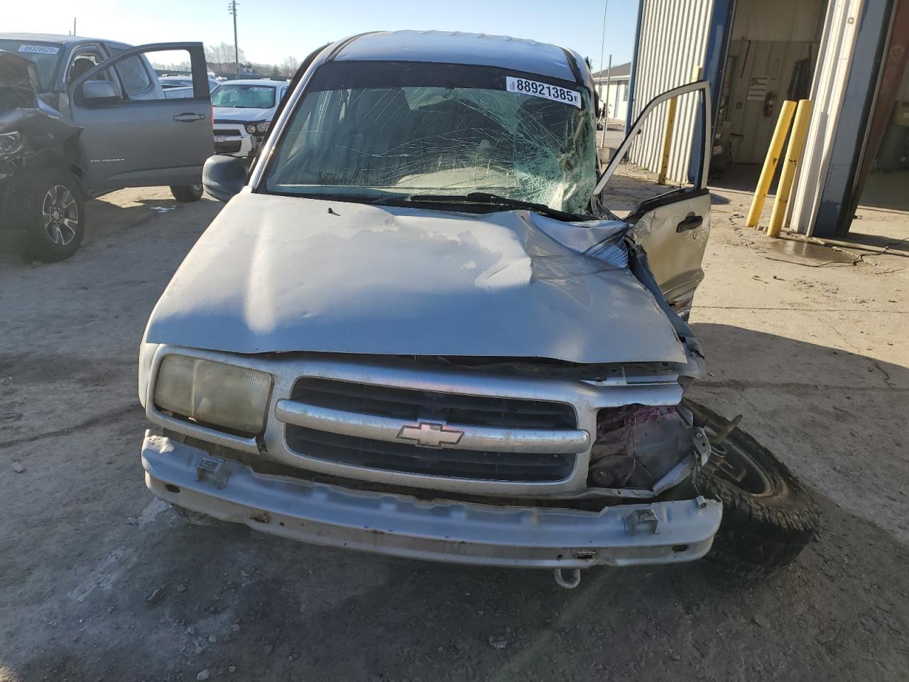 2001 Chevrolet Tracker - Image 5