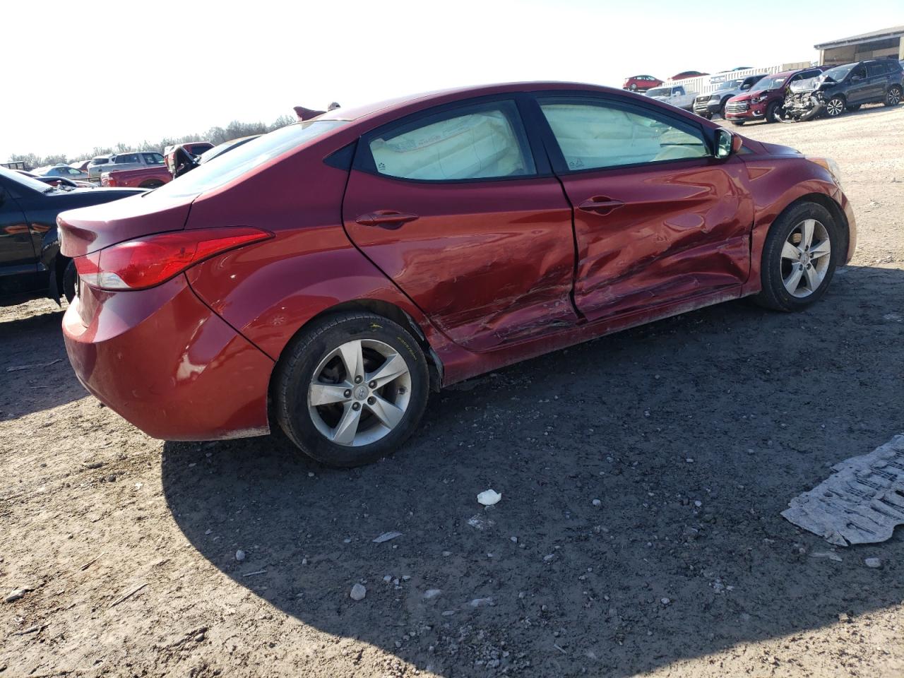 2013 Hyundai Elantra - Image 3