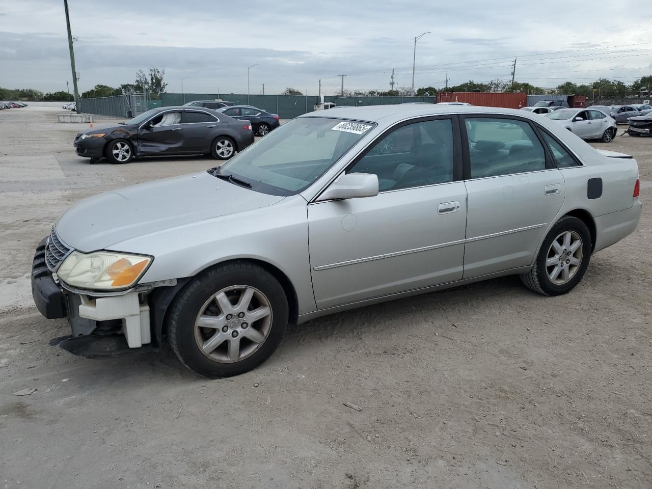 2003 Toyota Avalon - Image 1