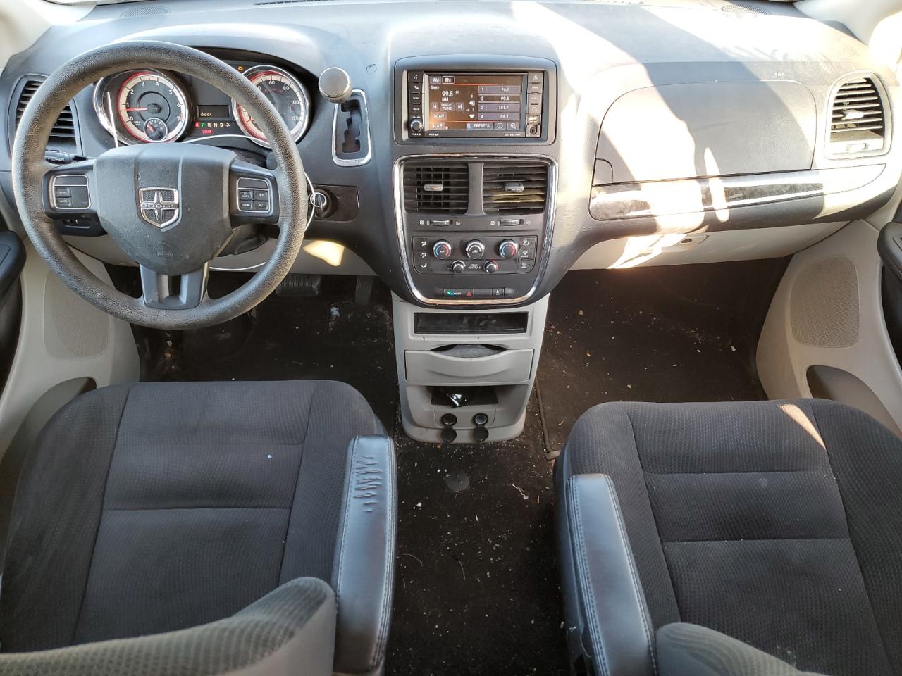 2019 Dodge Caravan - Image 8