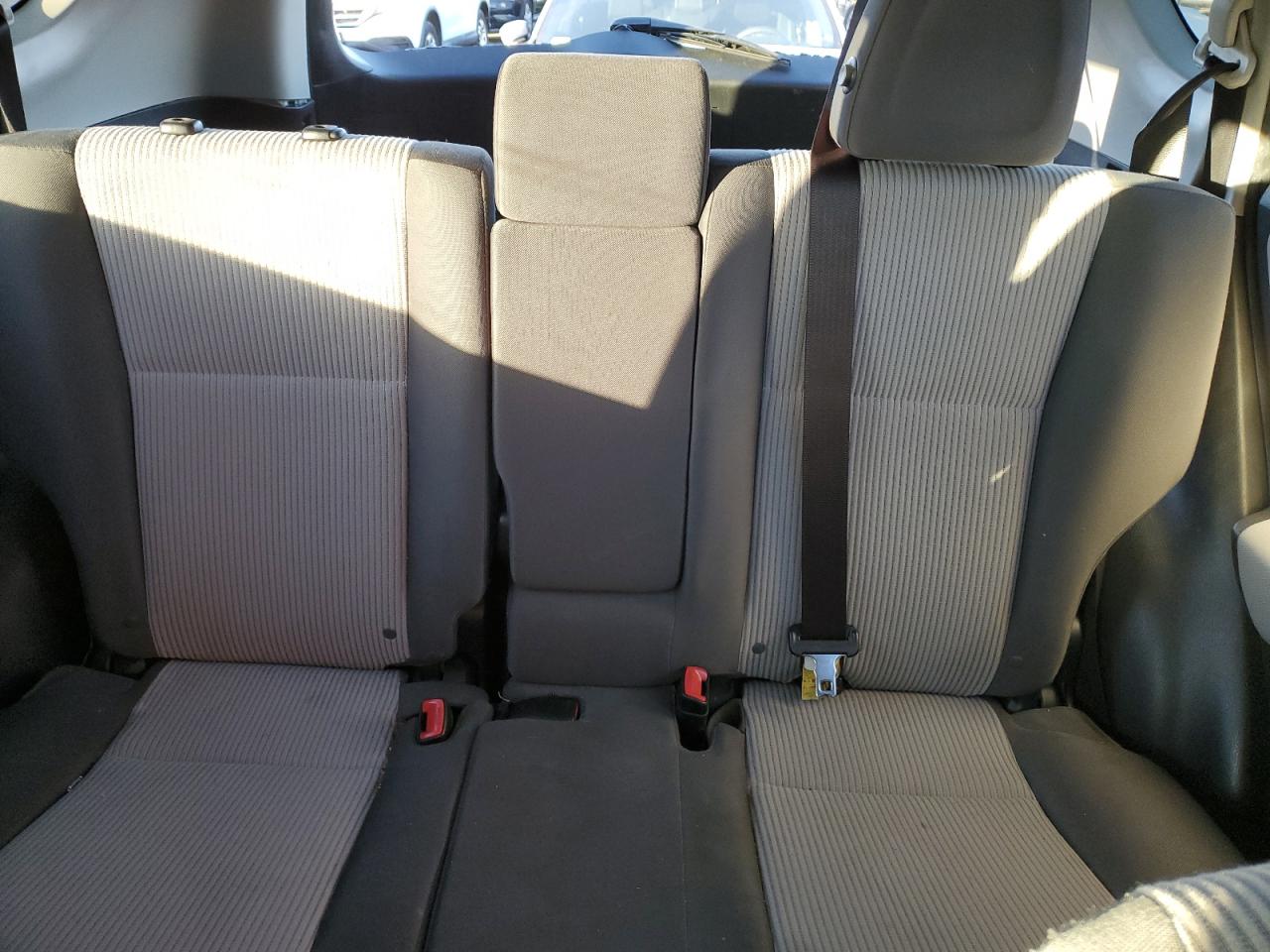 2015 Toyota RAV 4 - Image 10