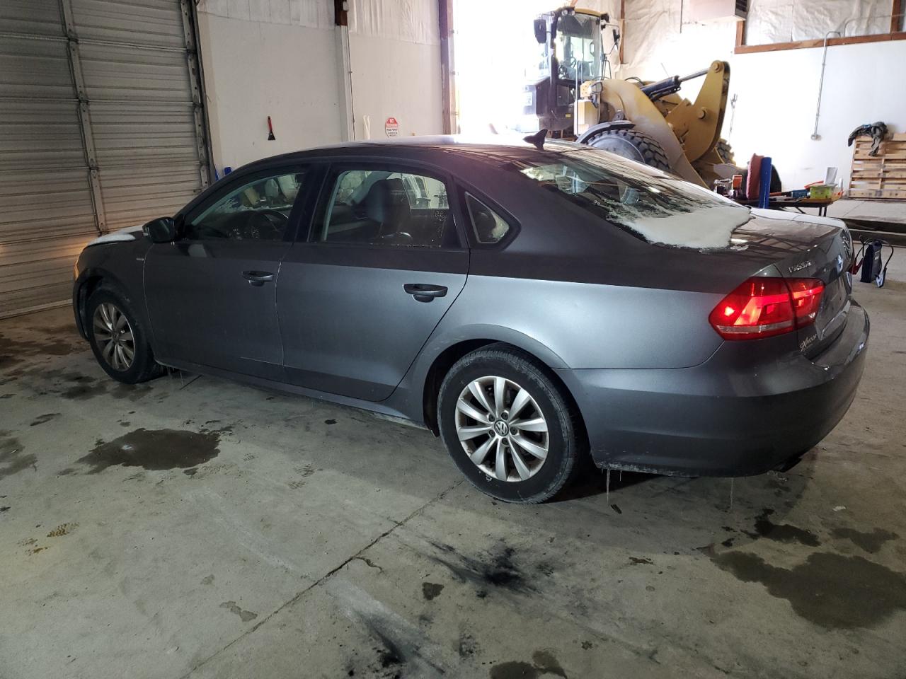2015 Volkswagen Passat - Image 2