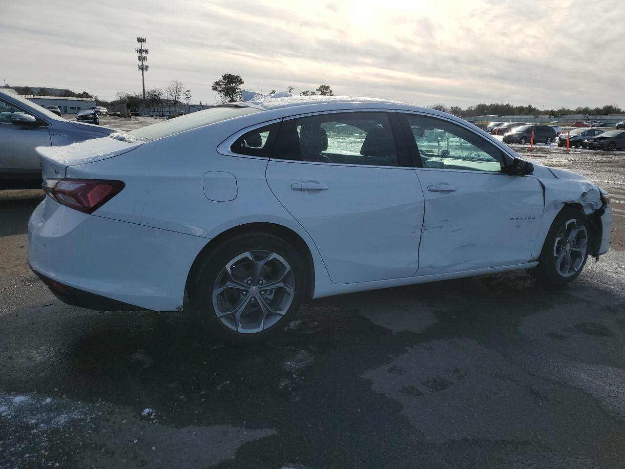 2022 Chevrolet Malibu - Image 3