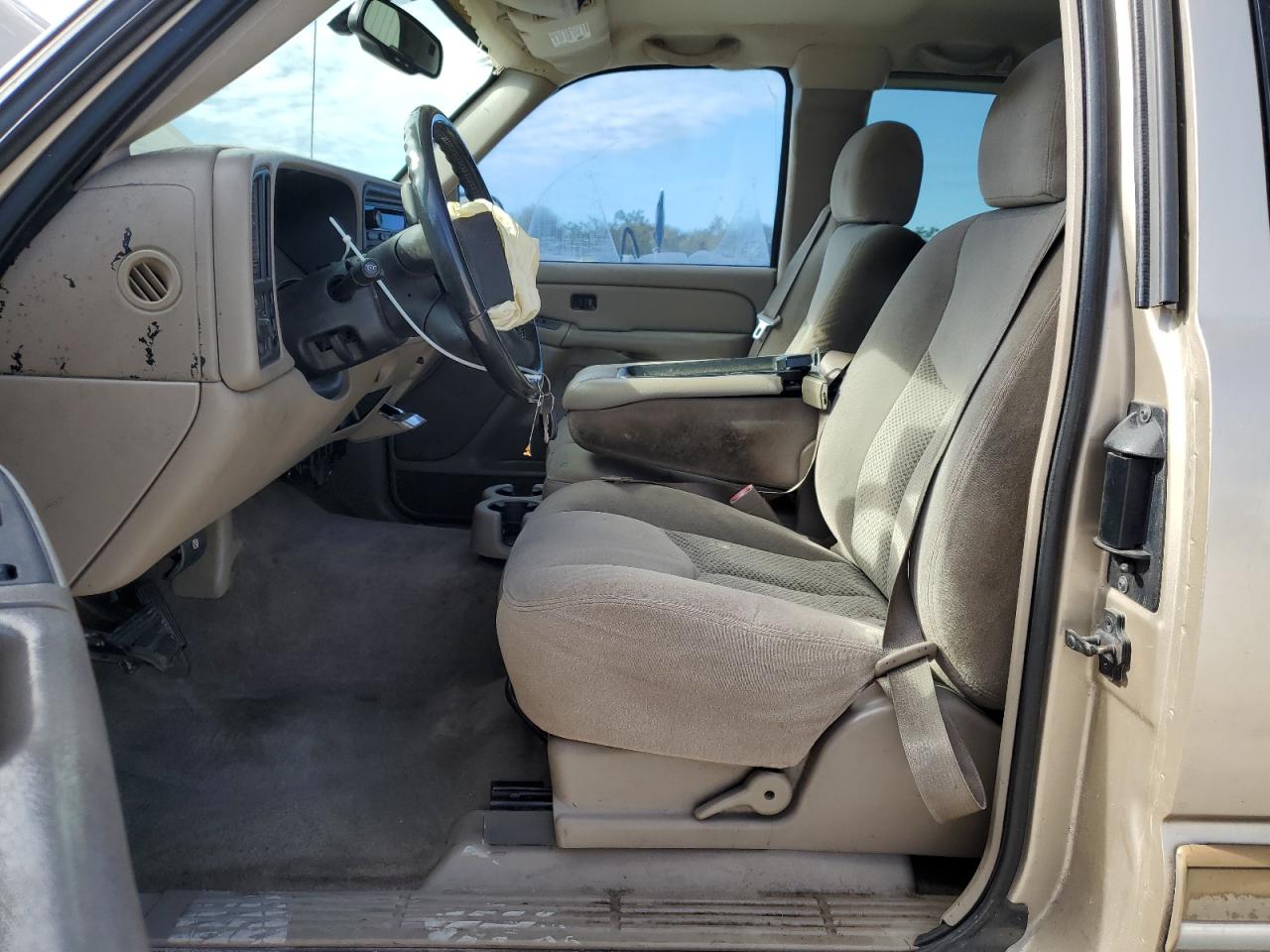 2004 Chevrolet Silverado - Image 7