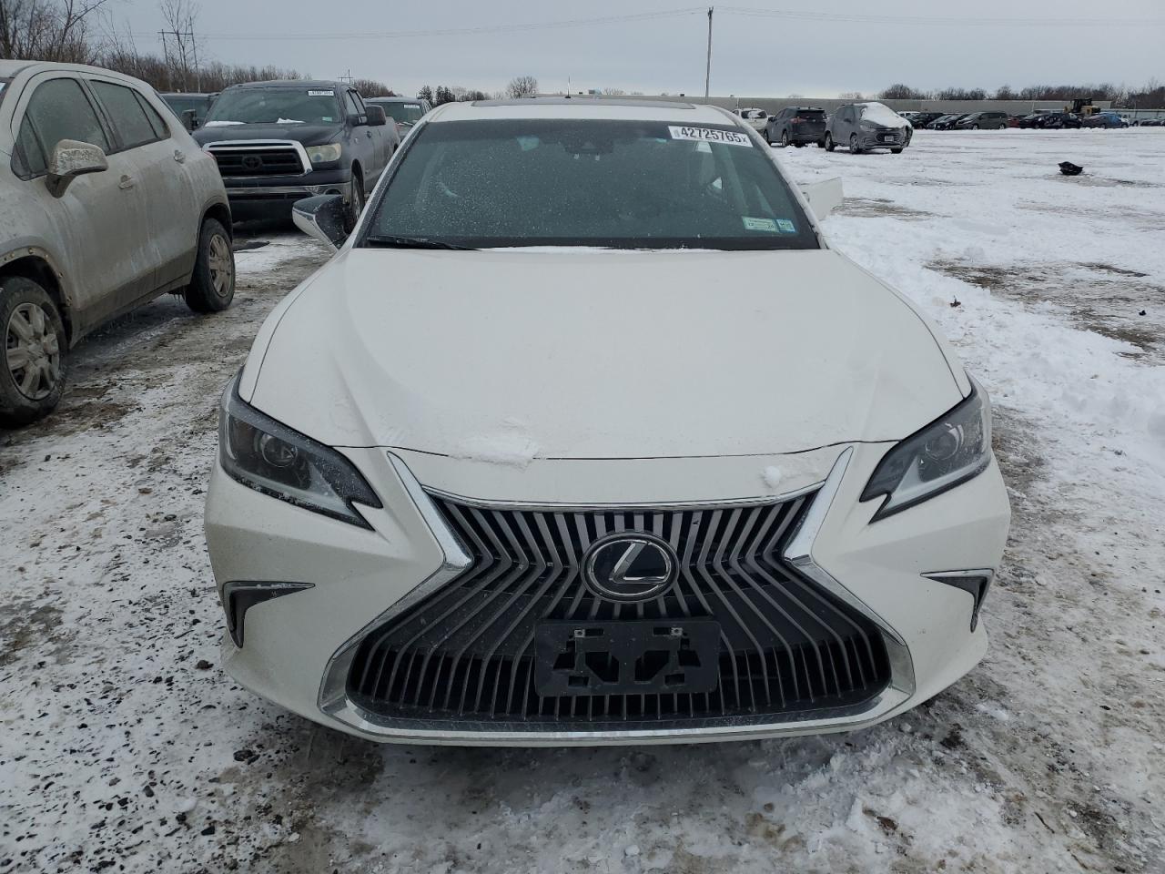 2021 Lexus ES - Image 5