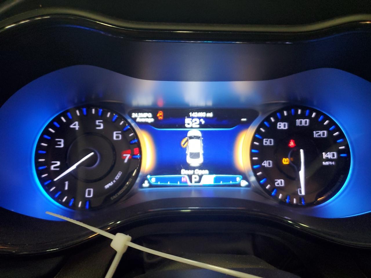 2015 Chrysler 200 - Image 9