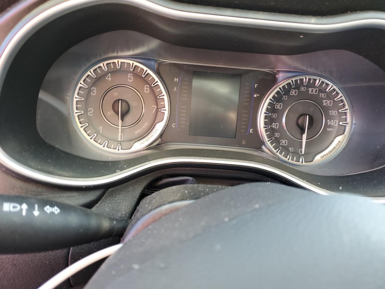 2015 Chrysler 200 - Image 9