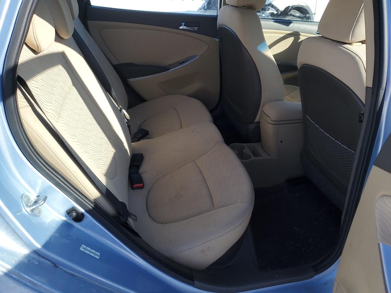 2013 Hyundai Accent - Image 10