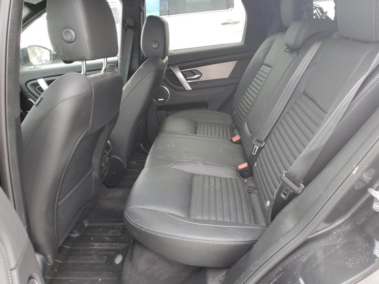 2024 Land Rover Discovery - Image 10